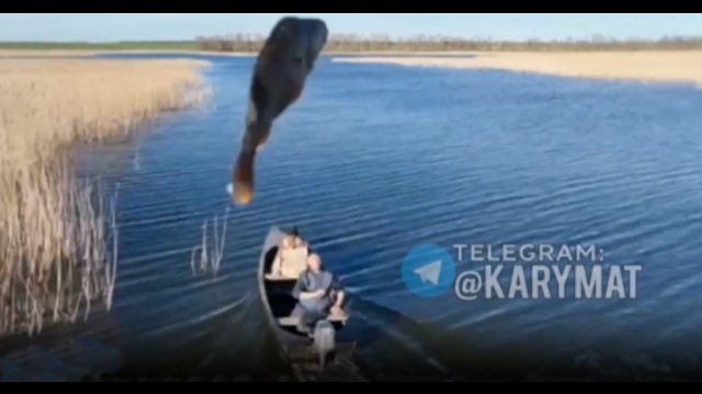 Rosyjski dron oberwał rybą. Kara za zadzieranie z ukraińskimi rybakami [WIDEO]