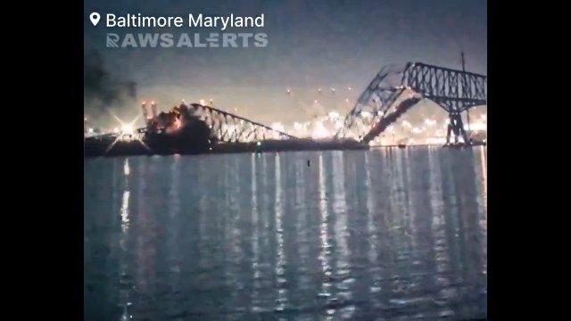 Katastrofa w Baltimore. Most zawalił się po uderzeniu statku, samochody wpadły do wody [WIDEO]