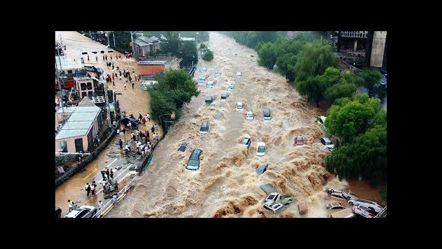 "Biblijna powódź" w Pekinie po największych opadach deszczu od 140 lat