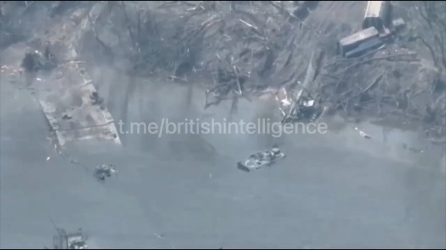 Rosjanie pod ostrzałem artyleryjskim podczas próby przekroczenia rzeki Doniec
