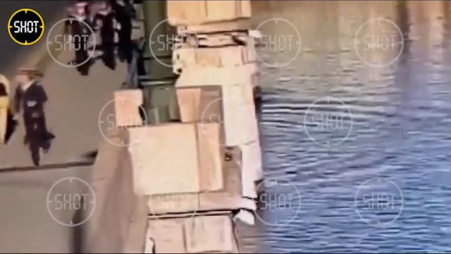 19-letni rosyjski poborowy skacze z mostu, by popełnić samobójstwo