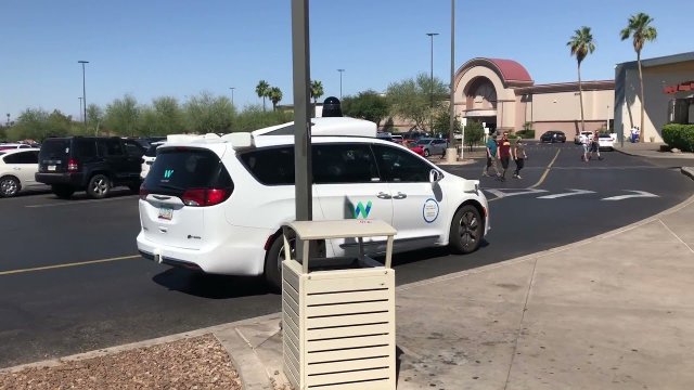 Waymo - autonomiczna taksówka z Phoenix