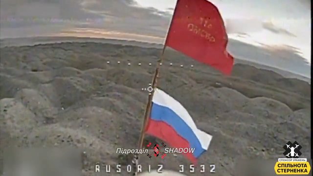 Ukraińcy za pomocą drona spalili rosyjską flagę na wysypisku pod Awdijiwką [WIDEO]