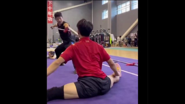 Zobacz, jak wygląda hardkorowy trening Kung Fu z wykorzystaniem włóczni! [WIDEO]