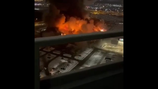 Wielki pożar w Rosji. Eksplozja wstrząsnęła centrum handlowym pod Moskwą