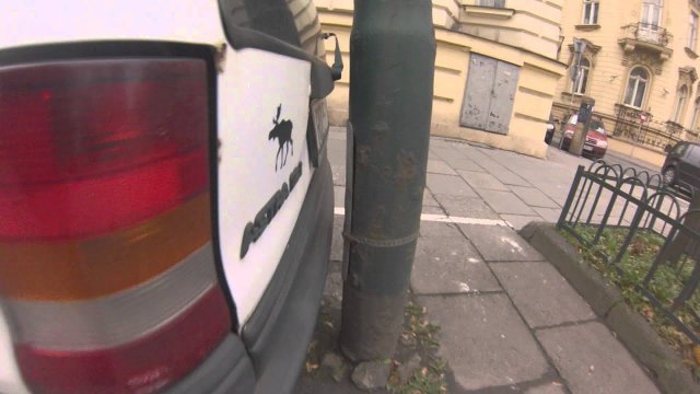 Polski mistrz parkowania na "dwa palce"